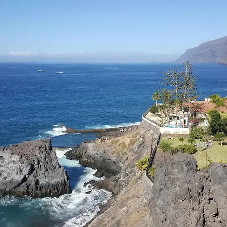 Oceanview - Large Terrace - Pool & Jacuzzi - Floor - Gigantes Apartament Puerto de Santiago (Tenerife)